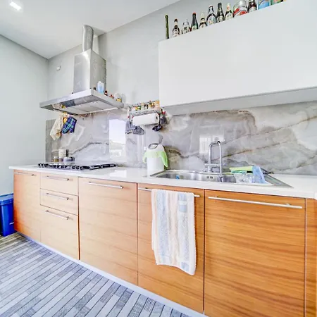 A Casa Di Fanalb - Franca Homestay Lisanza